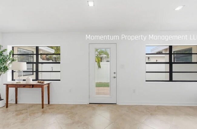 Building Photo - Gorgeous 4 Bedroom in Dunedin! Full Upgraded w/ a Pool!! Don't Miss Out!!