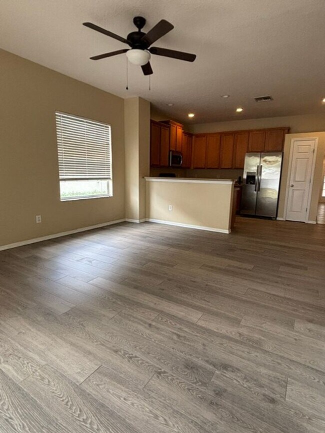Building Photo - 4/2/2 In Sterling Hills