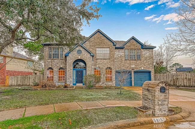 Building Photo - 5815 Henniker Dr