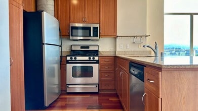 Building Photo - 5855 Horton St