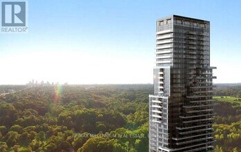 Building Photo - 10 Inn On The Pk Dr