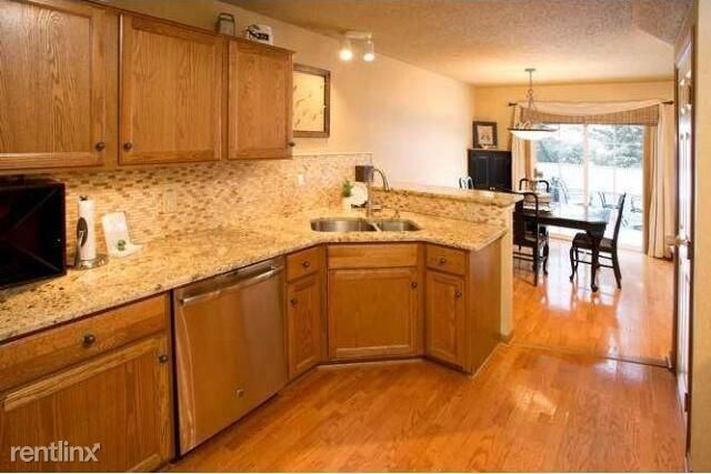 Foto del edificio - 2 br, 2 bath Townhome - 7845 Autumn Ridge Ave