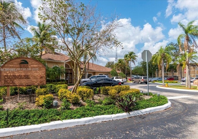 Foto del edificio - 251 Palm Cir W