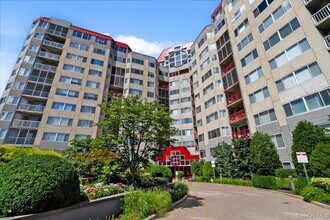 Building Photo - 10 Stewart Pl