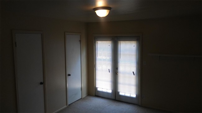 Foto del edificio - 6816 S Toledo Ave
