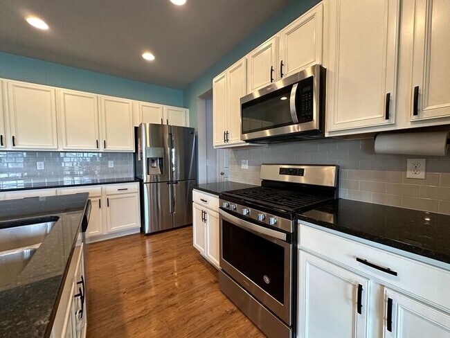 Building Photo - 15675 E 47th Dr