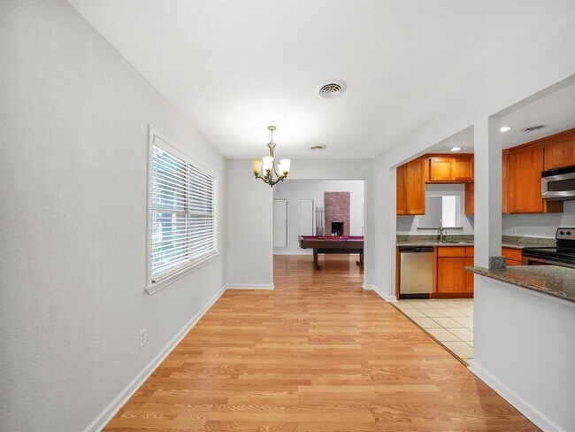 Foto del edificio - 6 Maple Ln
