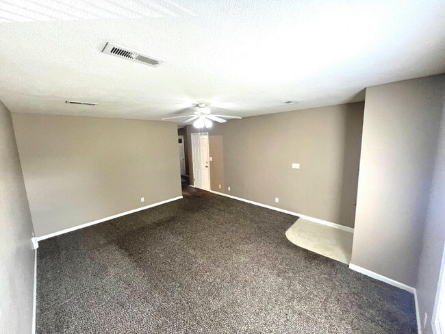 Building Photo - 260A EXECUTIVE AVE, CLARKSVILLE, TN 37042