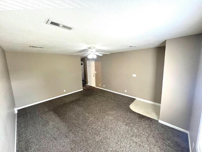 Foto del edificio - 260A EXECUTIVE AVE, CLARKSVILLE, TN 37042