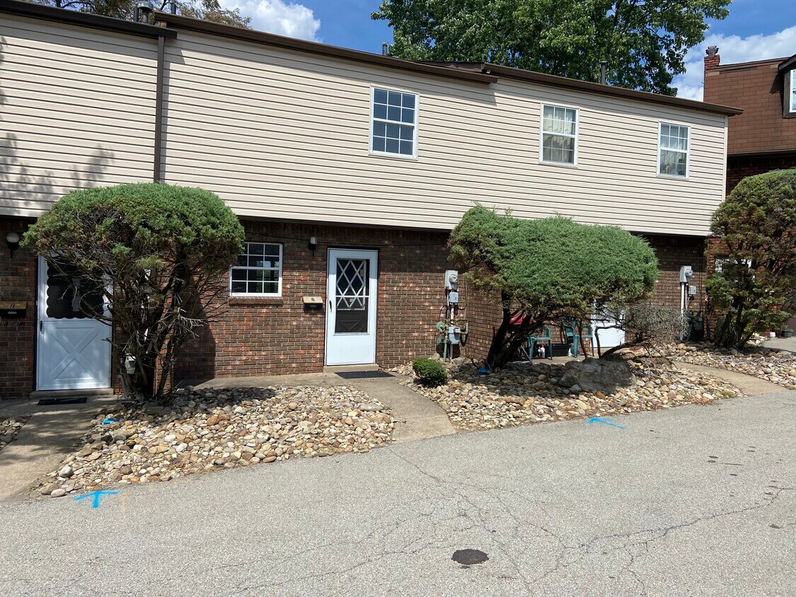 116 Central Ave, North Versailles, PA 15137 Townhouse for Rent in