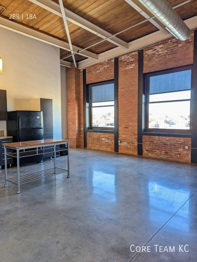 Building Photo - Downtown views! Two bedroom Crossroads Lofts