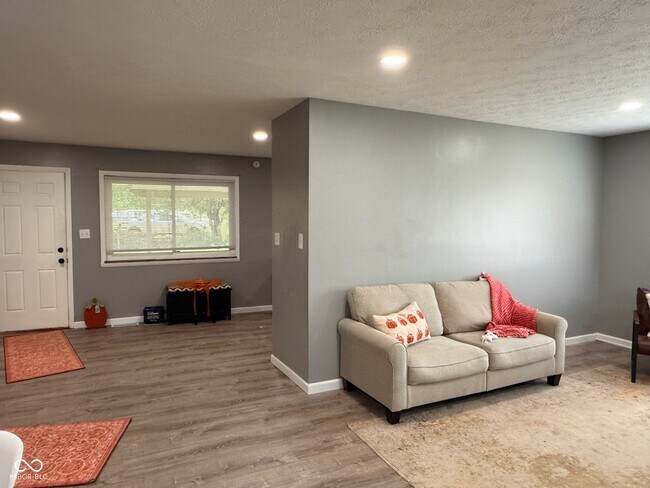 Building Photo - 617 N Co Rd 1050 E