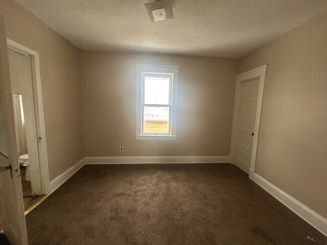 Foto del edificio - 2798 E 119th St