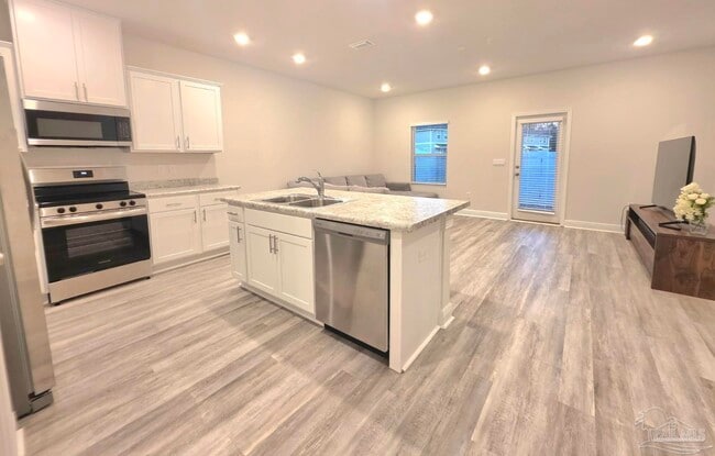 Building Photo - 710 Giese Ln