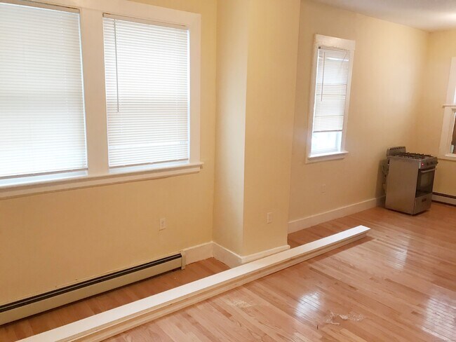 Building Photo - 125 Hillside Ave