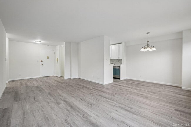 Building Photo - 30 Lake St