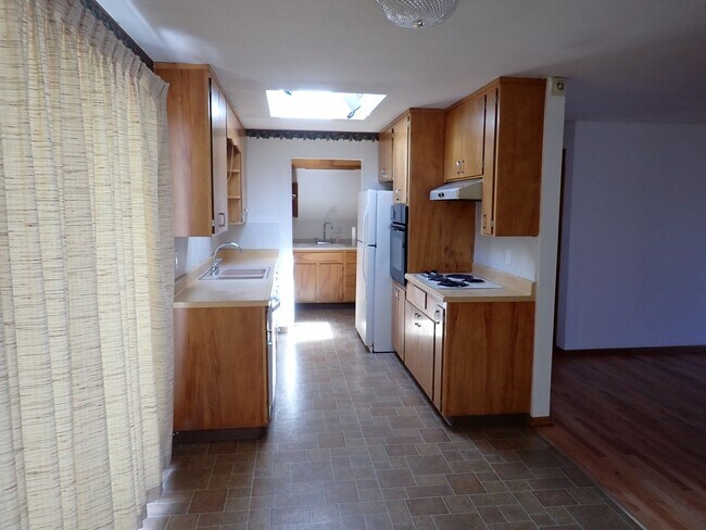 Foto del edificio - Charming 3 Bedroom Downtown Puyallup Home