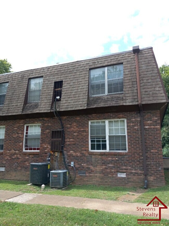 Foto del edificio - 441 Harding Pl