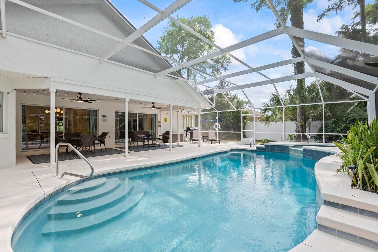 Foto principal - 87 Parkview Dr