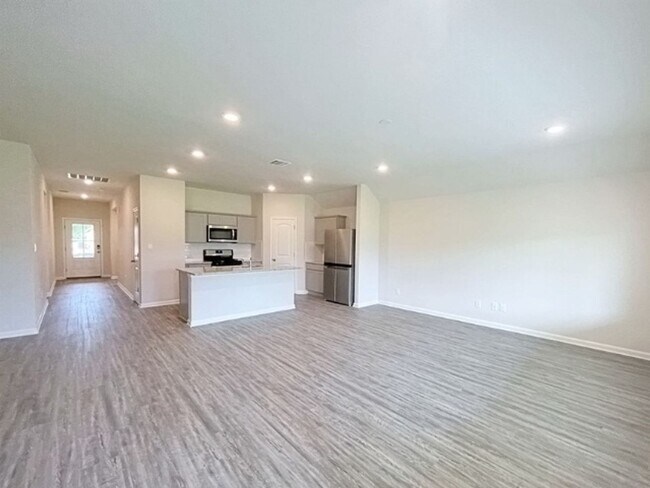 Building Photo - Spacious 4BR Home in Zachary – Pet Friendl...