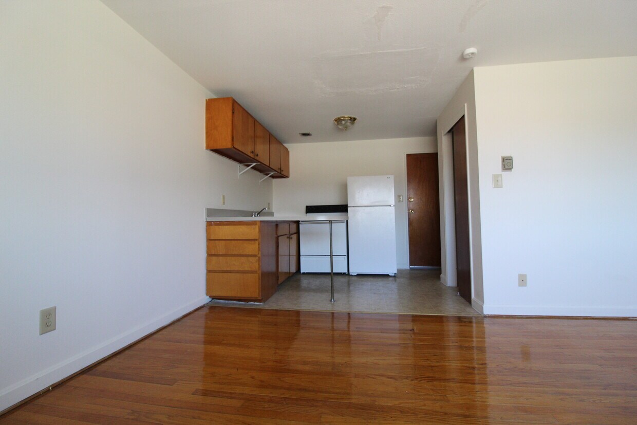 484 Tolland St, East Hartford, CT 06108 Apartments in East Hartford