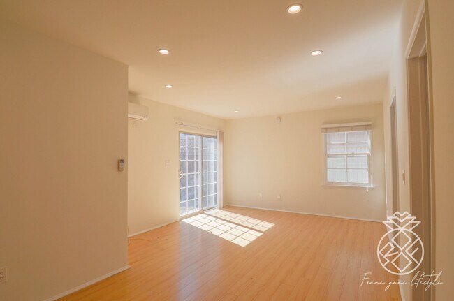 Building Photo - 3648 S Centinela Ave