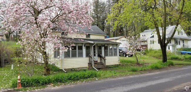 Building Photo - 239 S Gull Lake Dr