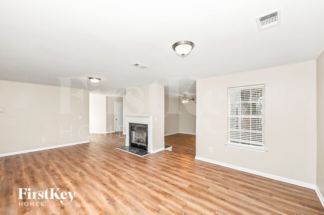 Building Photo - 123 Elba Dr