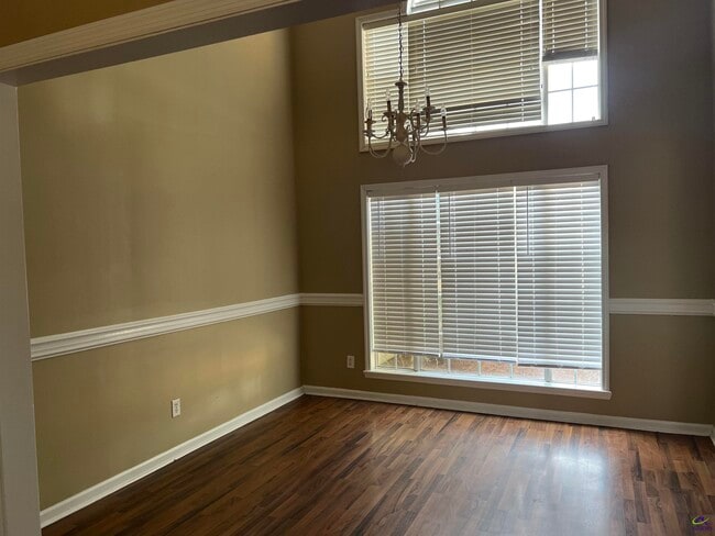 Building Photo - 205 Southfield Ct