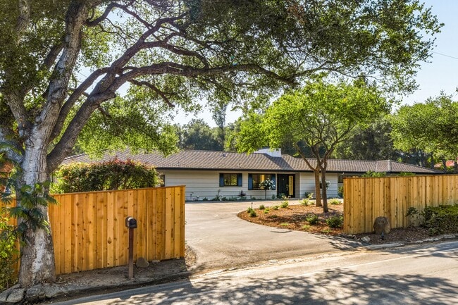 Building Photo - 579 Hot Springs Rd