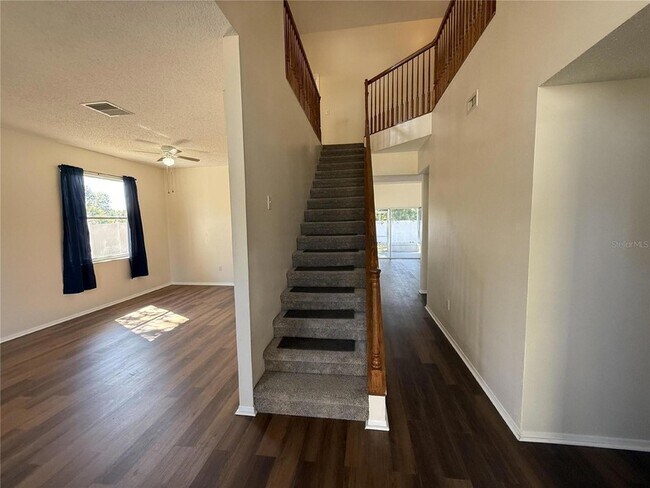 Foto del edificio - 12653 Longcrest Dr