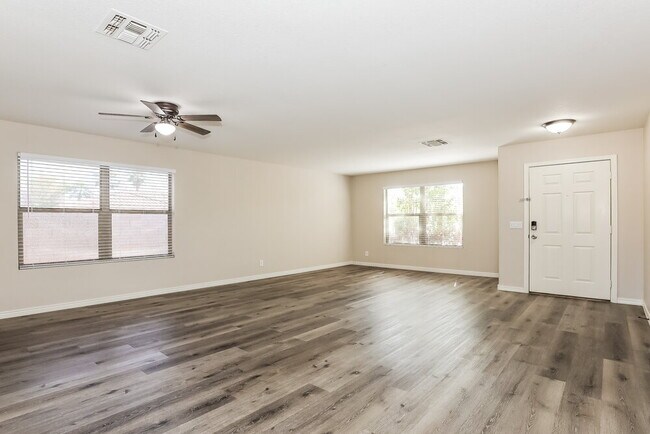 Foto del edificio - 11462 E Quarry Ave