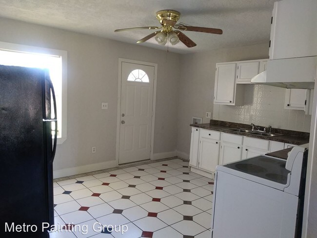 Foto del edificio - 4 br, 1 bath House - 2215 NW 26th Ave