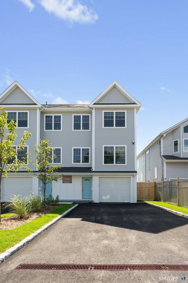 Building Photo - 928 Reef Rd