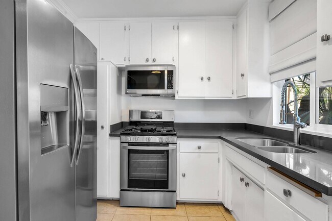 Kitchen - 4350 Franklin Ave