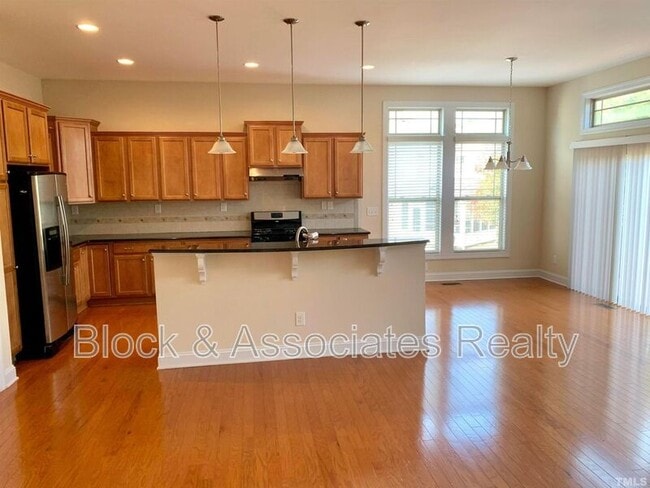 Building Photo - 706 Weavers Ridge Dr