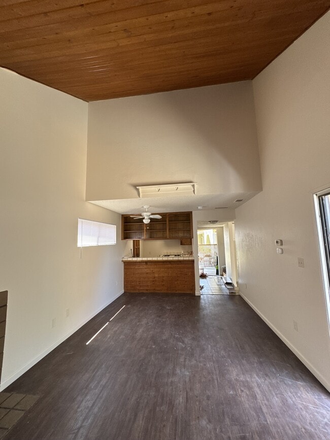 Foto del edificio - 1166 Bel Aire Cir