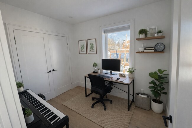 Photo du bâtiment - 1345 Davenport Rd