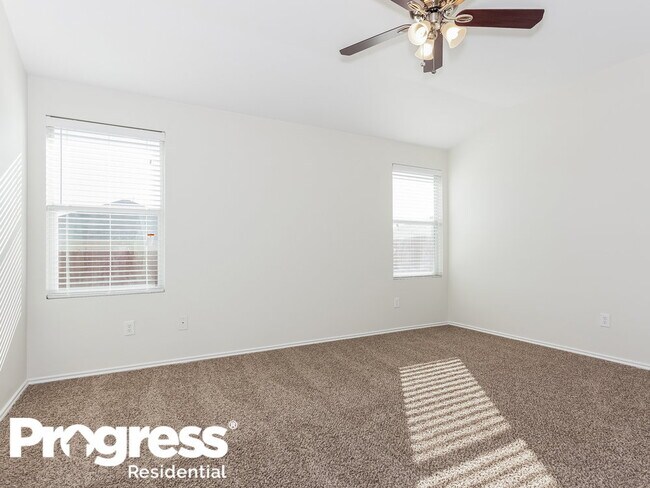 Building Photo - 506 Eisenhower Ln