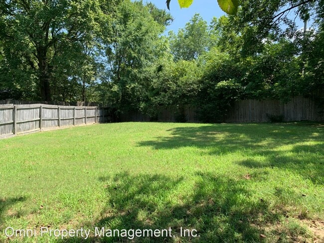 Building Photo - 3 br, 2 bath House - 85 VILLAGE DR.