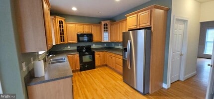 Building Photo - 110 Camaruge Ct