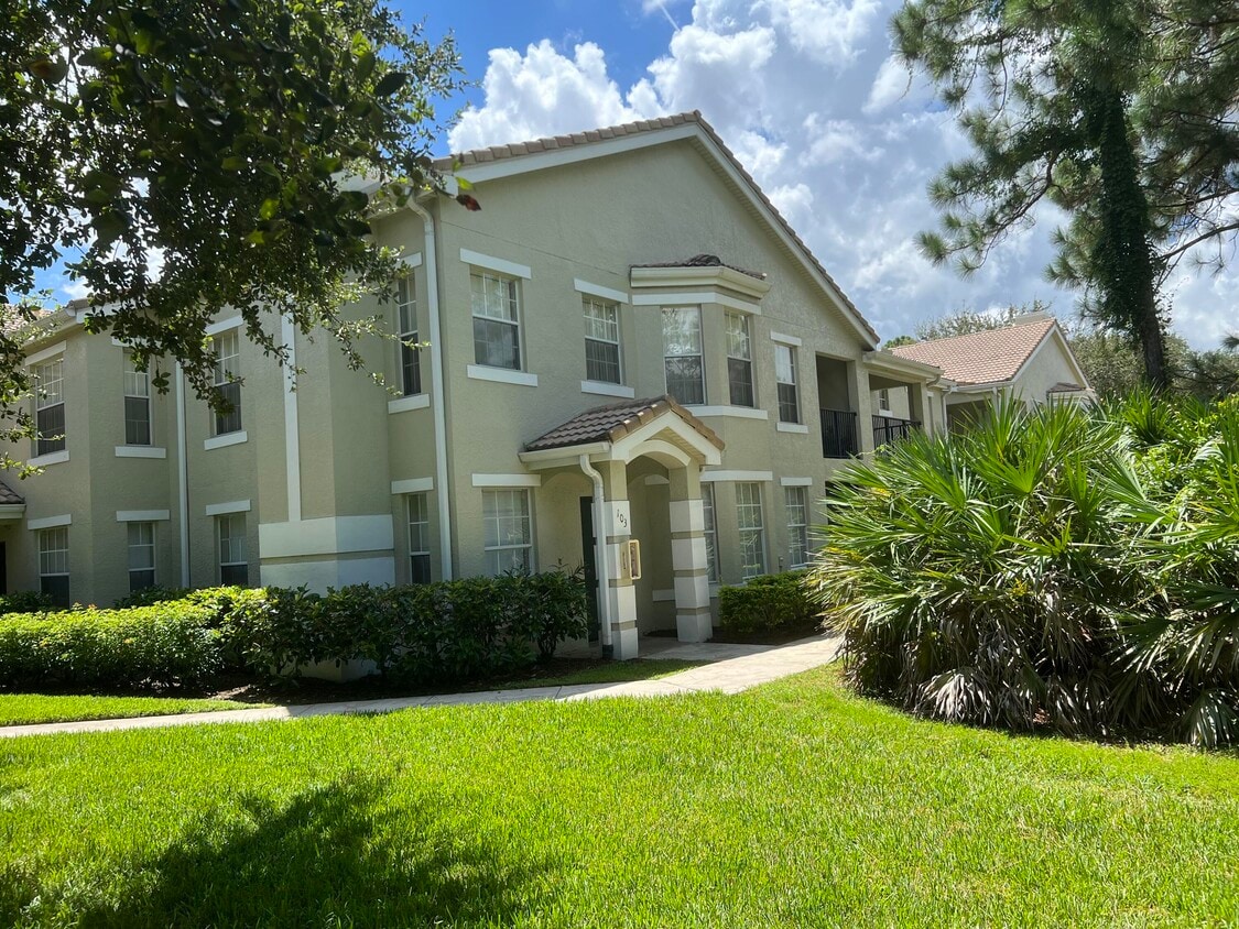 Primary Photo - 108 SW Peacock Blvd