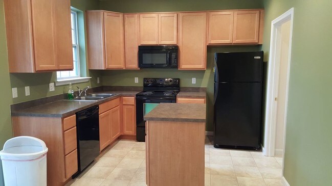 Foto del edificio - Spacious Spring Grove Townhouse