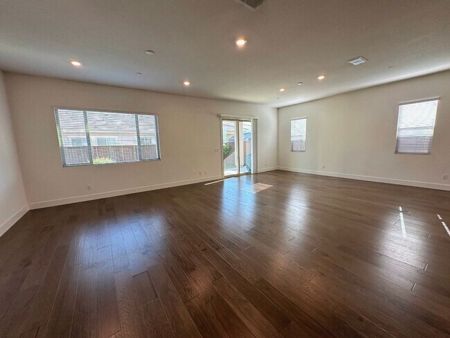 Foto del edificio - Fabulous Single Story Spring Lake Home