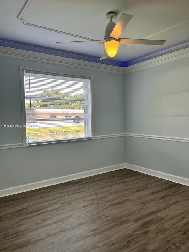 Foto del edificio - 406 Lakeside Dr
