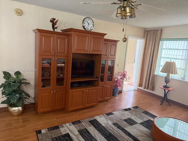 Foto del edificio - 410 SE 2nd St