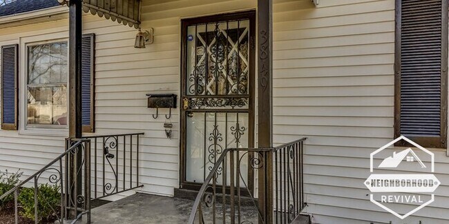 Building Photo - 3849 Kelly Circle S