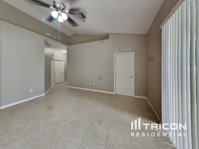 Foto del edificio - 24 Royal Palm Ln