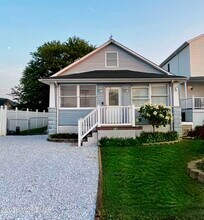 Building Photo - 546 E Bayview Ave