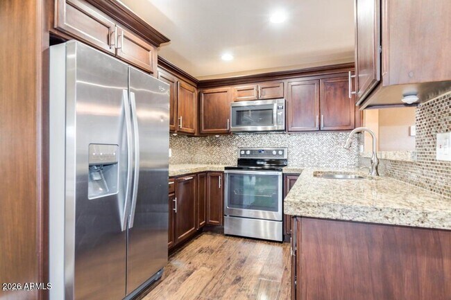 Foto del edificio - 6912 W Devonshire Ave